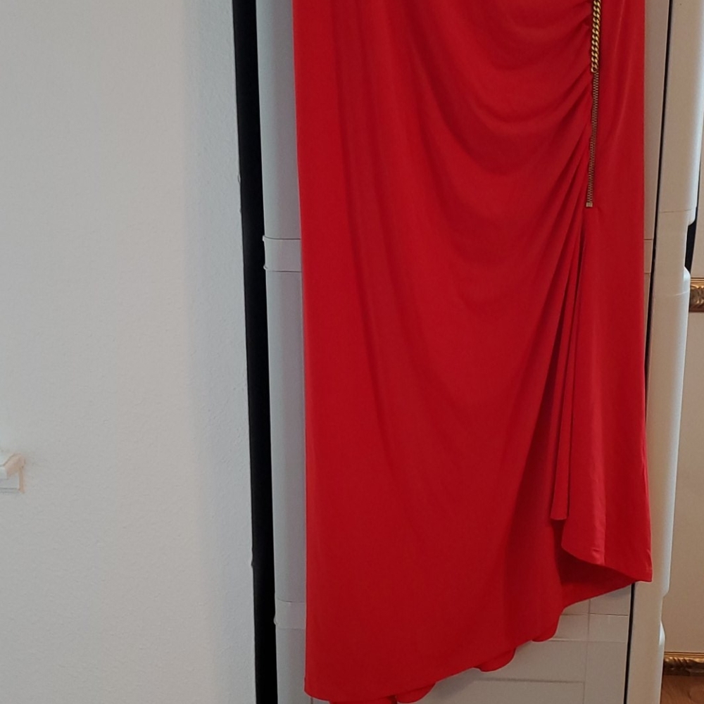 Red dress - Picture 4 of 4